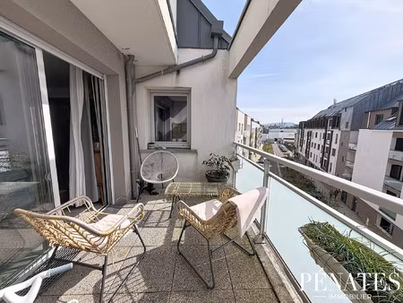 t3 avec terrasse et parking