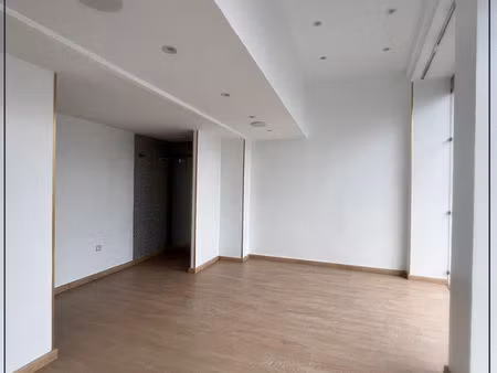 local 34m² a coté du lycée lyautey