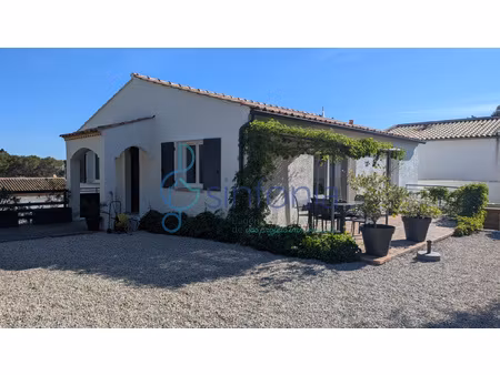 belle maison familiale avec garage  piscine hors sol et 4 st