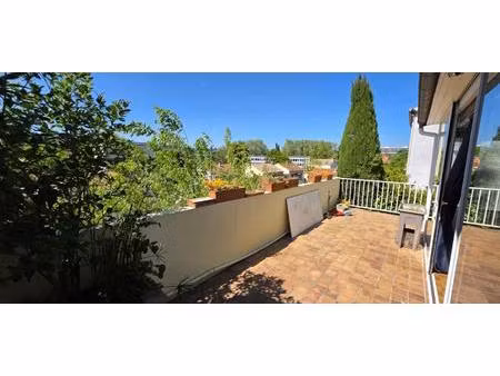 maison de ville de 92 m² + local de 43 m² + 2 garages