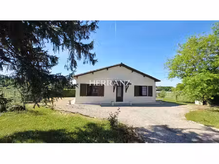 maison tradtionnelle 62m2 avec dépendances - 4990 m2