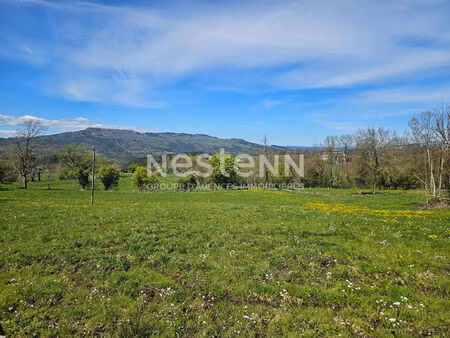 exclusivite ! terrain de 1470 m2 borné dans hameau calme de beaux