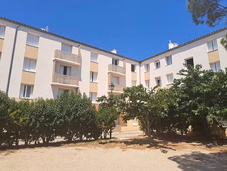 location appartement 3 pièces 70 m² à châteauneuf-du-pape (84230)