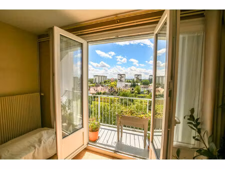 appartement t4 cave parking grand balcon