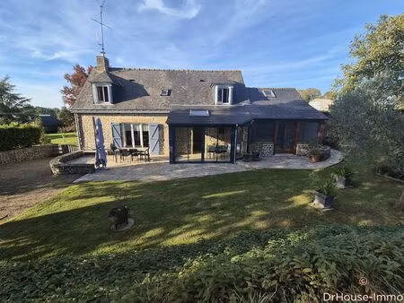 a 5 mn env de gorron  belle maison en pierres  4 chambres sur terrain de 28770 m2