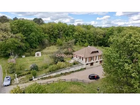 maison familiale avec sous-sol et beau parc à milhac-de-nontron