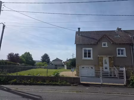 charmante maison sur sous-sol de 95m2  3 chambres avec jardin clos et dépendances