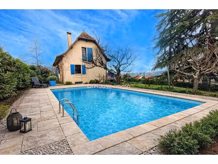 maison de charme avec piscine secteur recherché