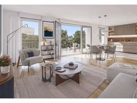 4 pieces lumineux en etage avec balcons