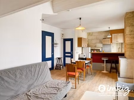 t3 lumineux dans un écrin de pierre