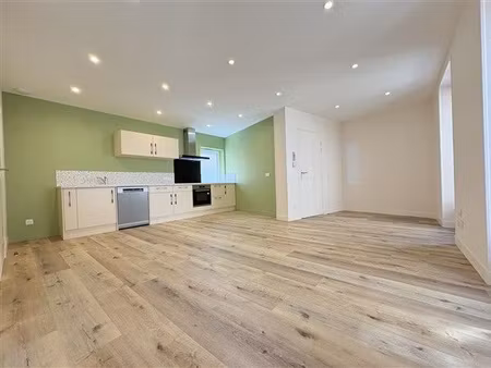 t2 rénové et climatisé en coeur de ville