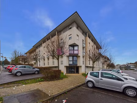 appartement metz 2 pièces de 37 m² avec parking
