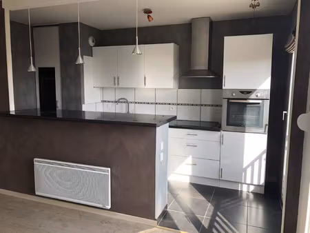 f2 avec parking en résidence avec ascenseur