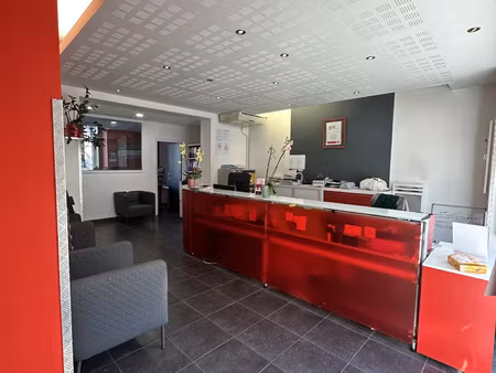 local d'agence 75m2 à louer proche du centre-ville