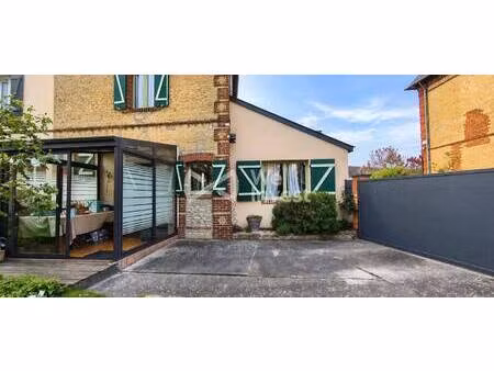 we invest melanie bacquet