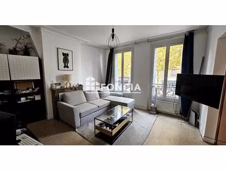 grand 3 pièces en centre-ville vendu avec cave et grenier