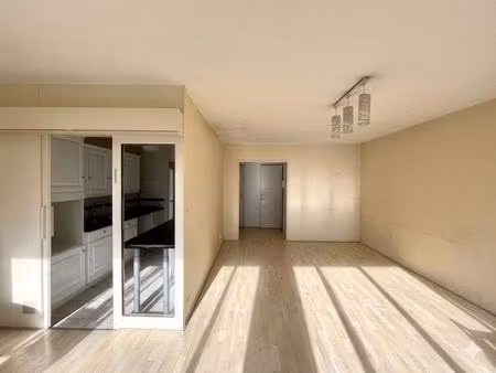 bagnolet 93170 la capsulerie 3 pièces balcon parking métro