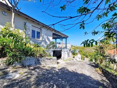 au gosier  ensemble de 3 bâtiments à rénover