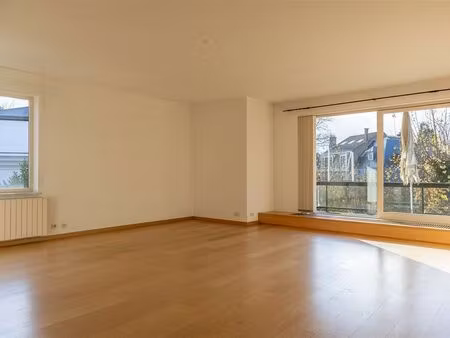 appartement à louer à uccle € 1.750 (lnhhc) - property one | zimmo