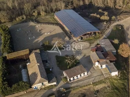 a 40 minutes de bordeaux - propriété equestre à reprendre