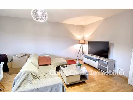 location appartement  m² t-1 à lavaur  600 €