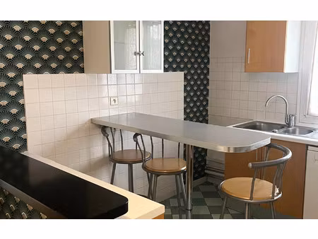 location appartement  m² t-5 à tours  1 390 €