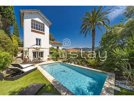 villa avec piscine et très jolie vue  cannes europe / petit juas