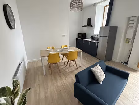 location meublée appartement 2 pièces 43 m² à la roche-derrien (22450)  500 €