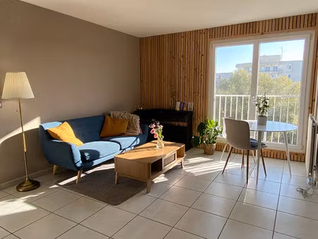 t2 meublé eau + chauffage inclus - place de parking la hotoie