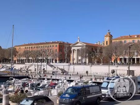 superbe 3 pièces meublé avec vue mer sur le port à nice
