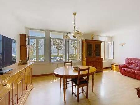 oullins t3 de 68m² au calme