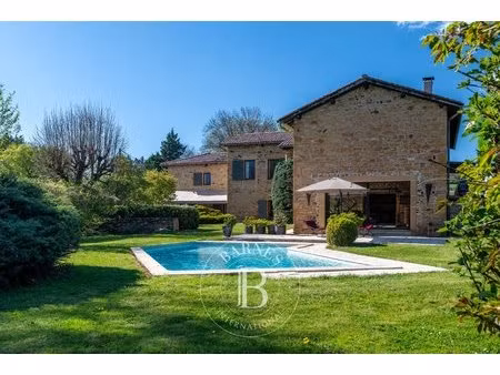 bagnols - maison d'environ 260 m² avec jardin et forêt d'1 7 hectare - carport - 5 chambre