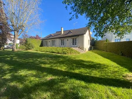 pavillon 132 m²  4 ch  plain pied  terrain 1005 m²  domfront