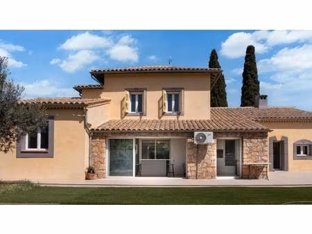 maison entièrement restaurée dans un cadre privilégié