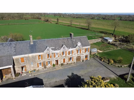 corps de ferme en pierre avec dépendances sur 1 9 hectare à