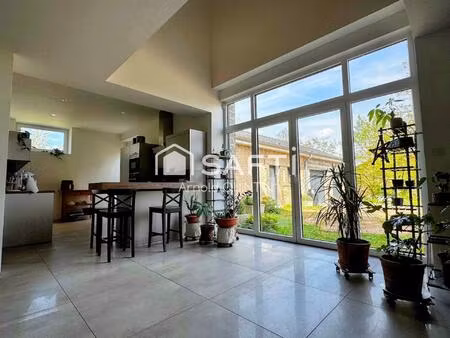 belle maison rénovée avec soin · 214 m² habitable · grand terrain · prête à vivre