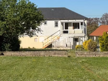 pavillon sur sous sol 4 pièces avec 3 grands garages indépendants
