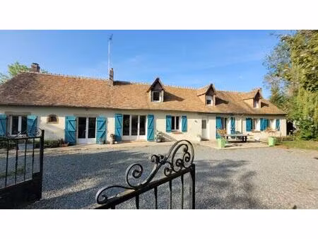longère restaurée 4 chambres  grand garage  2599m2 de terrain clos  à 20min du mans