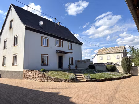 sand : maison de 200 m2 sur 14 2 ares  avec grange  jardin c