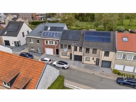 instapklare woning met garage en tuin