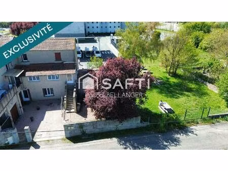 propriété en triplex  4 chambres habitable de suite sur 272 m² de terrain  proche centre-v