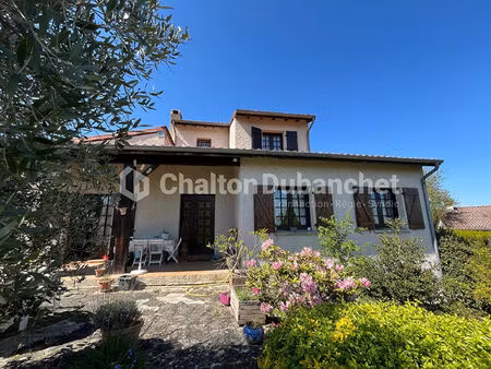 maison d'environ 130 m² avec 5 chambres - 42260 saint-germain-laval