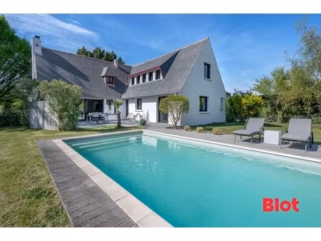 maison 5ch avec vie de plain-pied  piscine et beau terrain