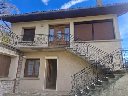 magnifique maison dans un secteur recherché