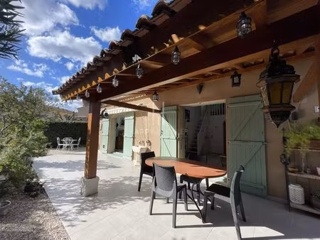 jolie villa dans résidence sécurisée avec piscine