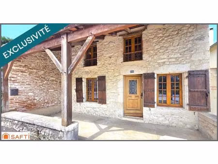 maison de village en pierres 80 m² avec appentis et cour extérieure sans vis-à-vis.