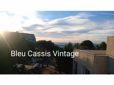 location meublée appartement 4 pièces 86 m² à cassis (13260)  2 420 €