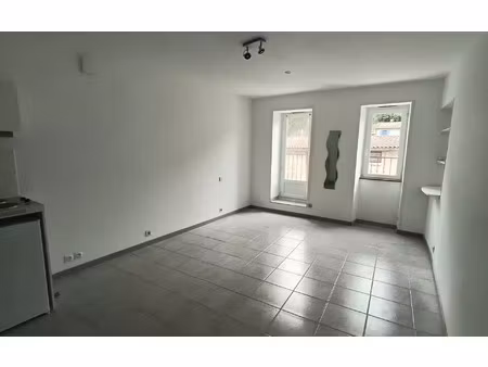 location appartement  m² t-1 à largentière  350 €