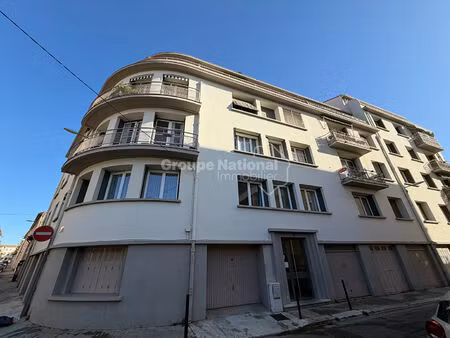 nimes - proche arènes