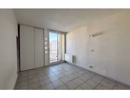 location appartement  m² t-1 à perpignan  340 €
